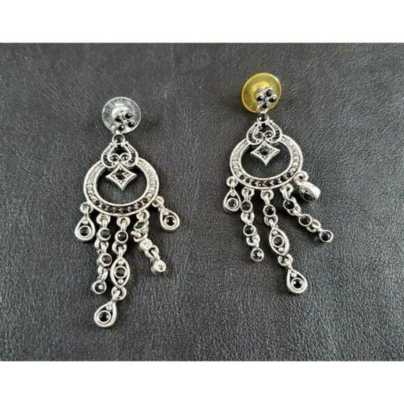 VINTAGE Jewelry MONET Silver Tone Gemstone Dangle Earrings - Picture 4 of 6